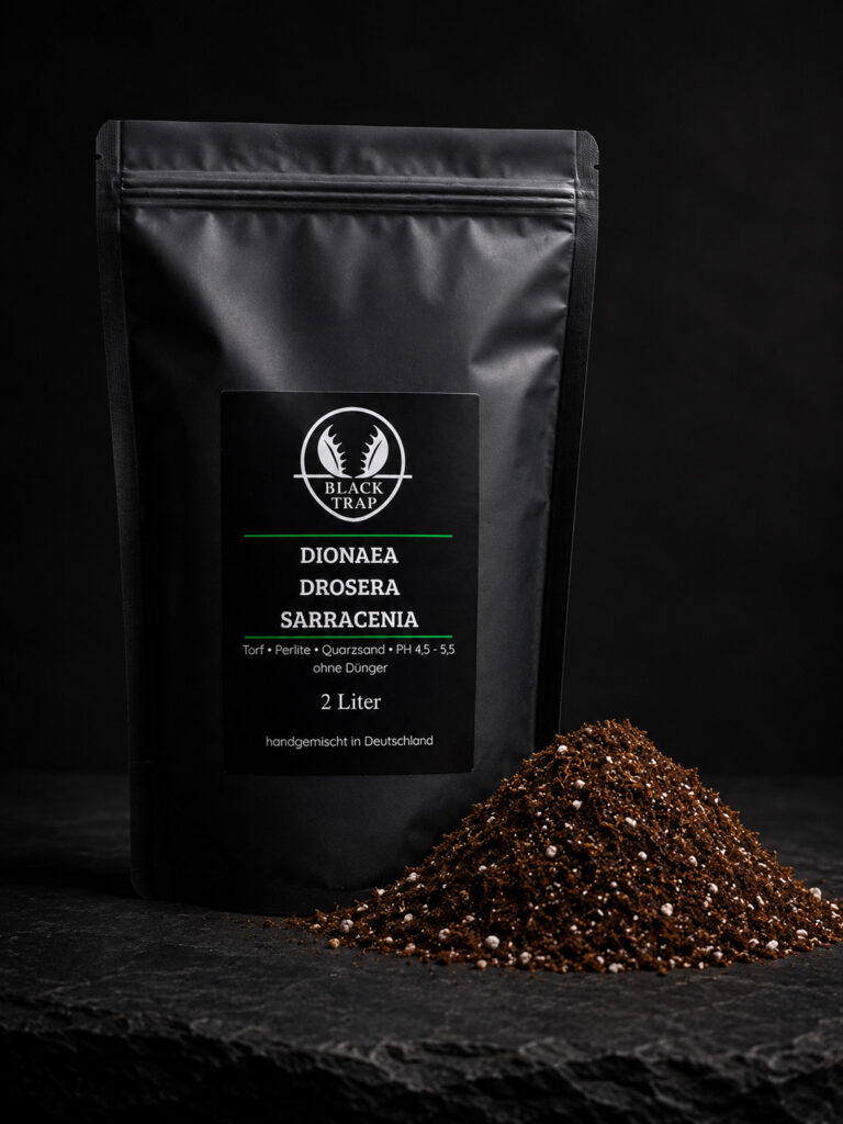 Black Trap Standard-Substrat für Dionaea, Drosera und Sarracenia im schwarzen 2-Liter-Standbodenbeutel mit Substratmischung